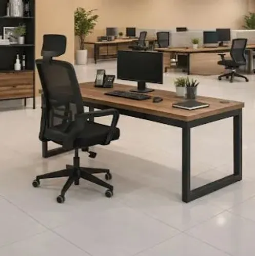 Mesa reta de 1.90m e cadeira Presidente
