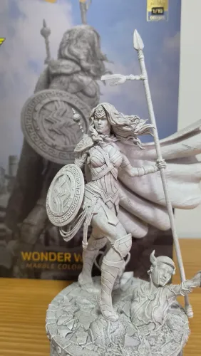Mulher Maravilha Unleashed Marble Ver- 1/10 - Iron Studios