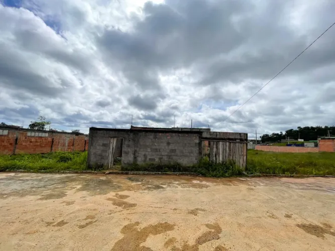 Casa em Obra no Loteamento Amora Tarumã-Açu na Estrada do Vivenda