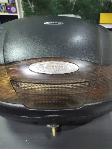 Baú de Moto para 2 capacetes 
