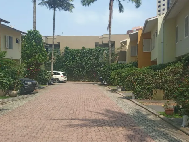 Casa de Condomínio - 3 Dormitórios (1 Suíte) à Venda no Alto da Boa Vista, São Paulo/SP.