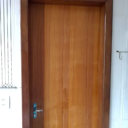 Marceneiro carpinteiro instalação de portas 