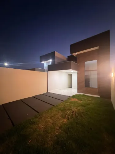 CASA 3QTOS SENDO UMA SUITE PROX AO COMPER ALZIRA SANTANA