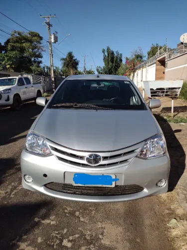 Toyota Etios XS Sedan 1.5 Flex 16V 4P Mec. 2013