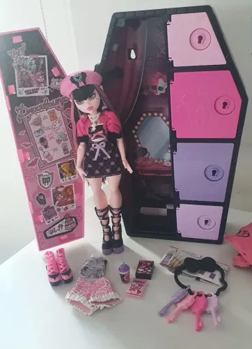 Monster high skulltimate secrets  draculaura 