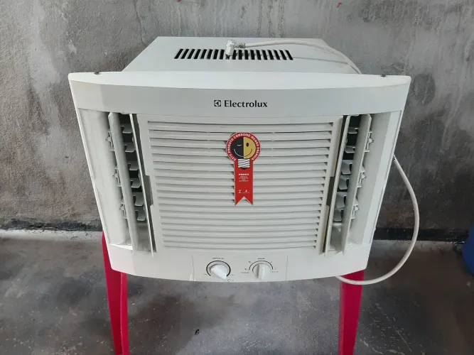 Ar condicionado Electrolux 7500 BTUs faço entrega 