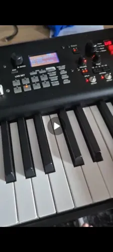 Teclado Yamaha yc73