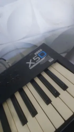 Korg X5D pra vender logo