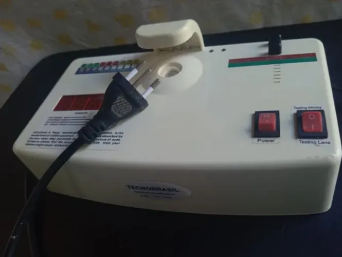 Medidor de raio UV de 360 a 400 Nanômetros