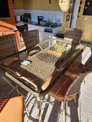 Mesa tampo de vidro de vine