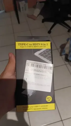 Hub USB-C 6 em 1: Expansão Completa para o seu Setup