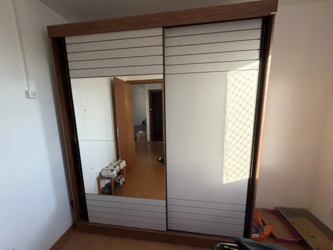 Guarda roupa em perfeito estado!