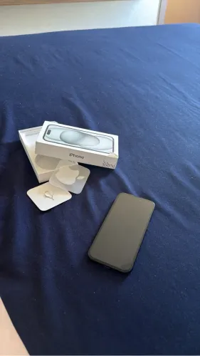 Celular iPhone 15