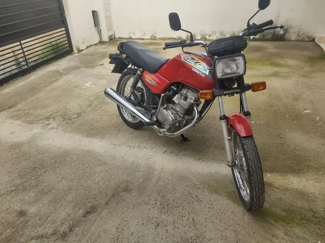 Vendo Honda cg ano 99 super conservada