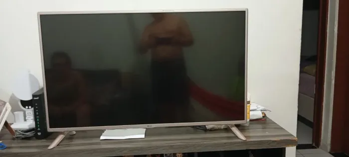 TV para retirada de peças.
