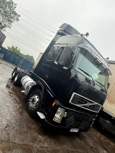 Volvo d12d 2005 teto alto