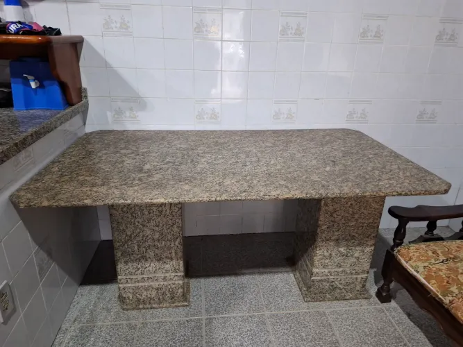 Vendo Mesa de Granito.