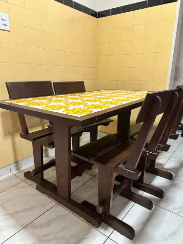 Jogo mesa com 4 cadeiras