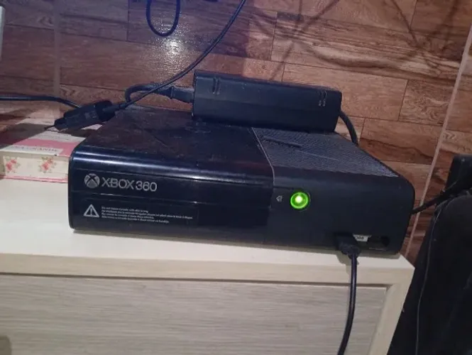 Vendo Xbox Destravado com 150 jogos 