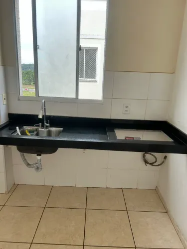 Bancada de cozinha em pedra com furo para cooktop