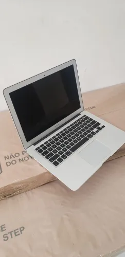 Macbook air 2013 bem conservado
