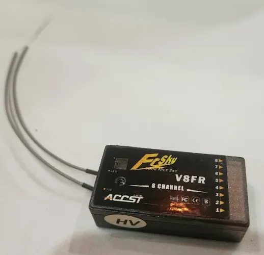 Receptor Aeromodelo FrSky V8FR 2.4GHz 8 canais