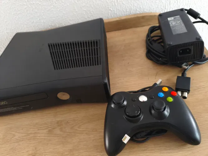Xbox 360 turbinado novíssimo - Acompanha jogos no hd - Controle original - Entrega.