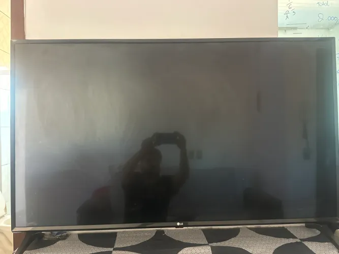 Televisão LG smart 59 polegadas 
