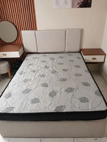 Cama casal com colchão 