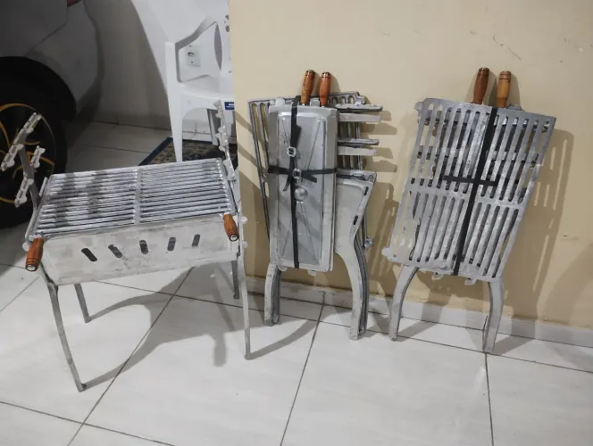 Vendo churrasqueiras de alumínio três compartimentos desmontável novas direto da fábrica.