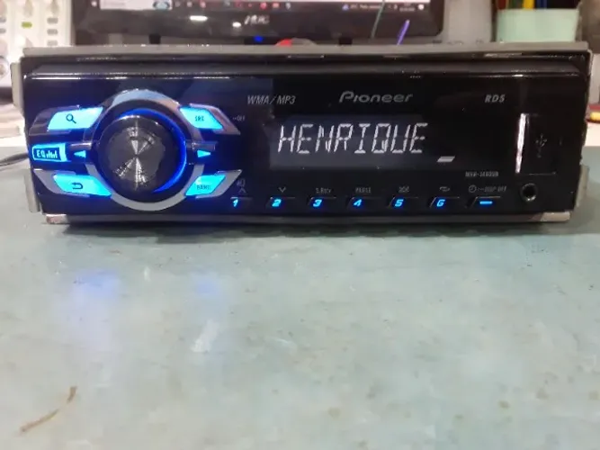 Radio Pioneer MVH-1480UB 2 cores Bluetooth no Auxiliar