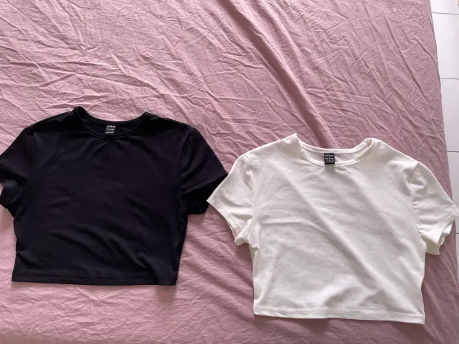 Kit blusa cropped preta e branca