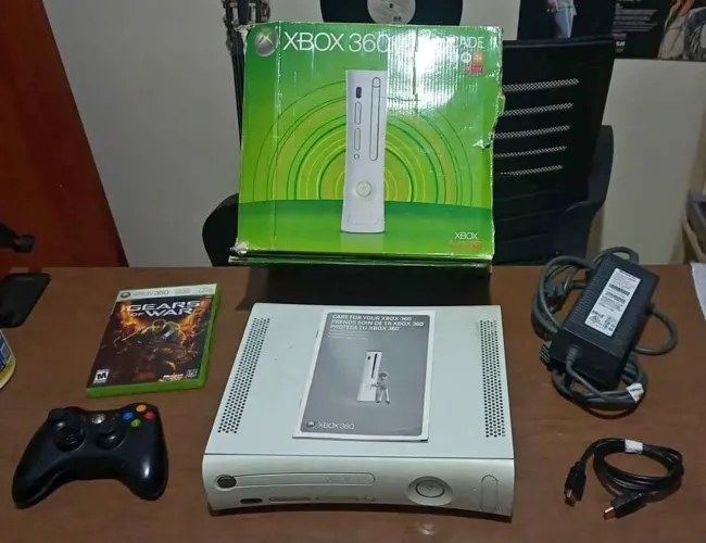 ? Xbox 360 Arcade Bloqueado + Controle Original + Gears of War - R$ 500