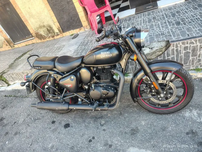 Classic 350 Black red