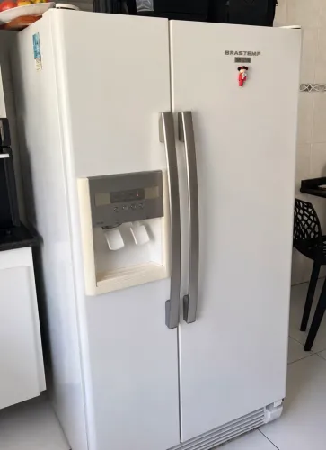 Geladeira Brastemp Side by Side 560 Litros - R$ 3.000