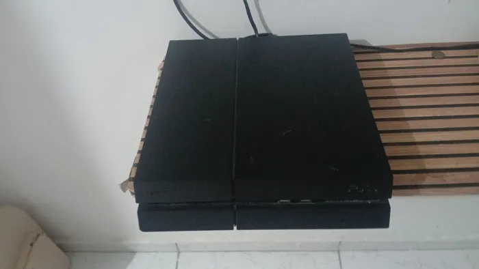 PLAYSTATION 4
