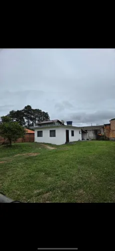 ALUGA-SE CASA ANUAL EM GAROPABA!