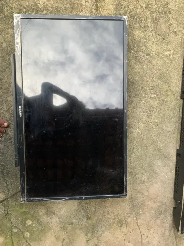 Vendo tvs pra retirada de peças!