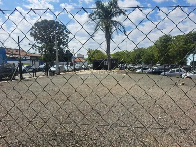 Terreno comercial com 595 m² para locação no bairro Centro em Indaiatuba/SP.