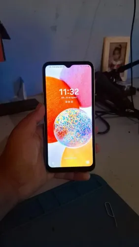 Samsung a14 128gb novinho funcionando tudo com garantia