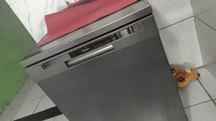 Máquina de lavar pratos Midea 14 Serviços.