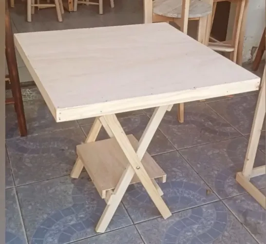 Mesa quadrada de decoração de aniversário 