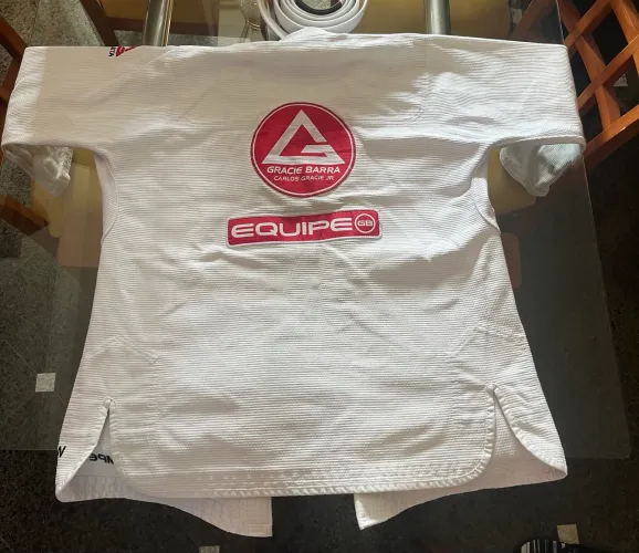 Kit Jiu-Jítsu Gracie Barra A2 Completo - Kimono + Rash Guard + Faixa branca