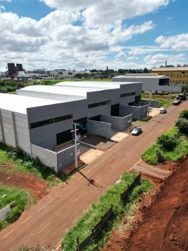 Barracão à venda e para alugar em Londrina, Cilo 2, com 800 m²