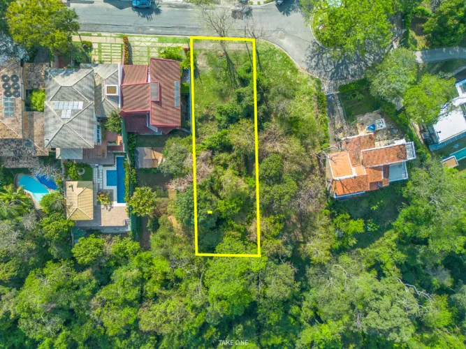 Terreno residencial para venda em Loteamento Caminhos de São Conrado (Sousas), 750m²