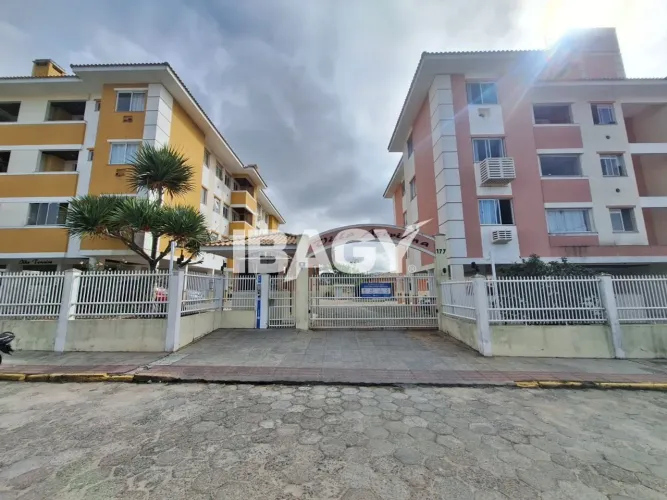 Excelente Apartamento 2 dormitório(s) em Areias - São José