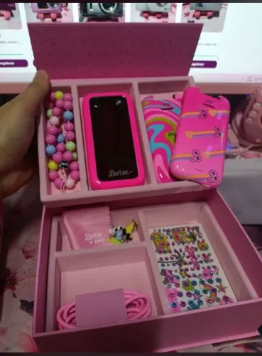 celular barbie na caixa (item colecionador)não e brinquedo
