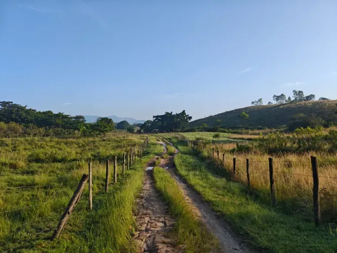 Imóvel para venda com 169400 metros quadrados com 2 quartos em Centro - Tanguá - RJ