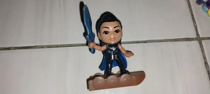 Brinquedo mc Donald's Valkyria Thor amor e trovão em perfeito estado 