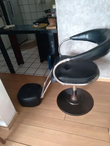 Cadeira de cabelereira +lavatório